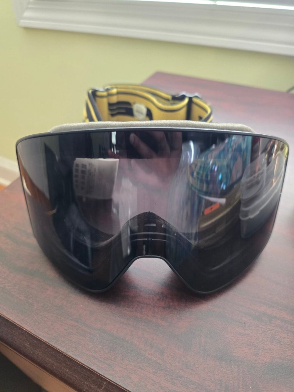 Fendi Roma Oversized Ski Goggles – Black Lens / Yellow FF Logo Strap